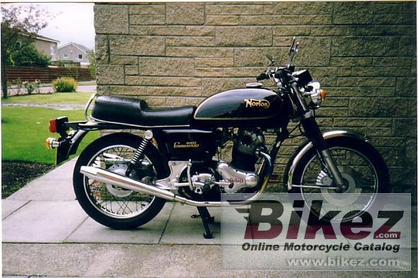 Big Neil Hall commando 850 interstate picture and wallpaper from Bikez.com